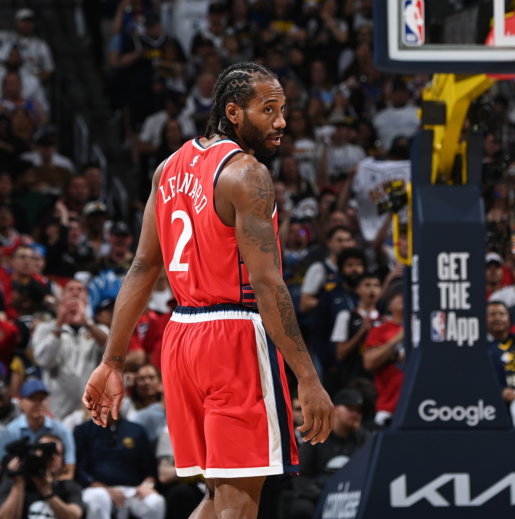 ESPN：多位總經(jīng)理和高管認(rèn)為 萊昂納德預(yù)計會履行完剩余合同