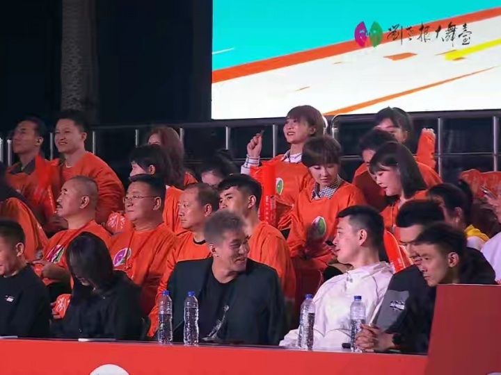 楊鳴&郭艾倫&趙繼偉&付豪一同出席劉老根大舞臺活動