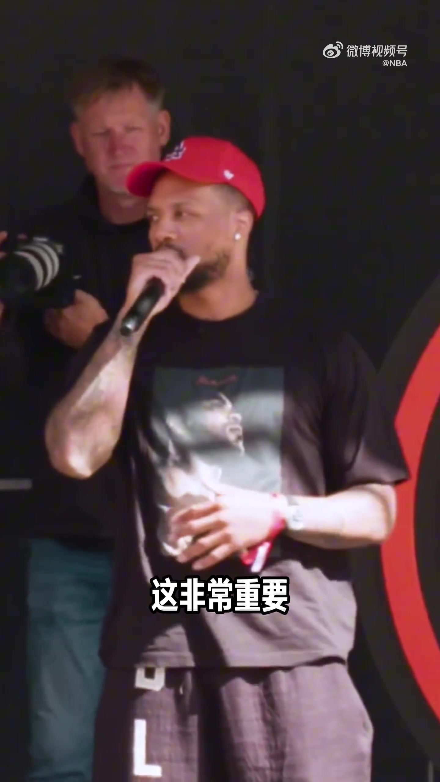 利拉德：開拓者有冉冉升起的未來(lái)之星 充滿無(wú)限可能 愿幫他們成長(zhǎng)