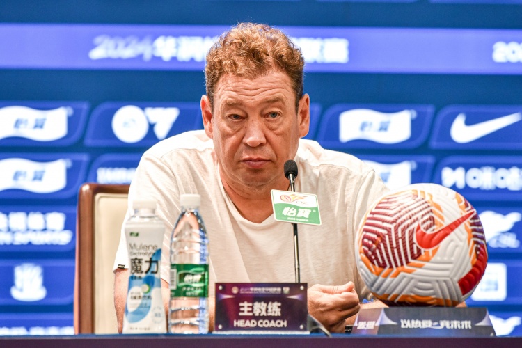 斯盧茨基：要盡全力打好最后5輪 自我心態(tài)調整是職業(yè)球員必備素養(yǎng)