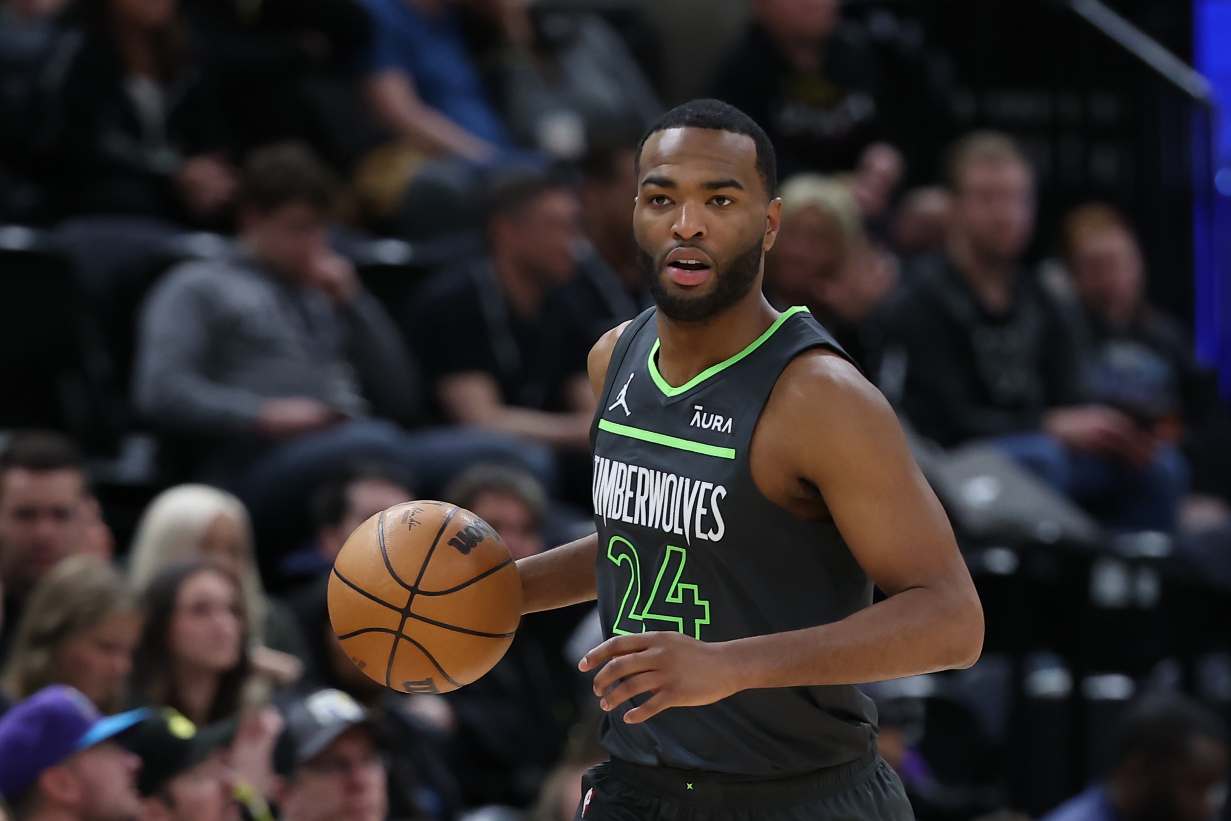 對陣76人曾單場轟53分！媒體人：TJ-沃倫將代表廣州打NBA季前賽